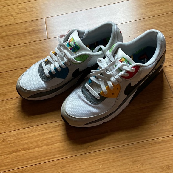 Nike Air Max 90 Peace Love Swoosh - Picture 2 of 16